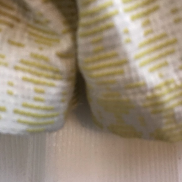 Ann Taylor Loft yellow print textured shorts sz 0 - Picture 2 of 7